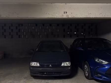 vente parking undefined m²