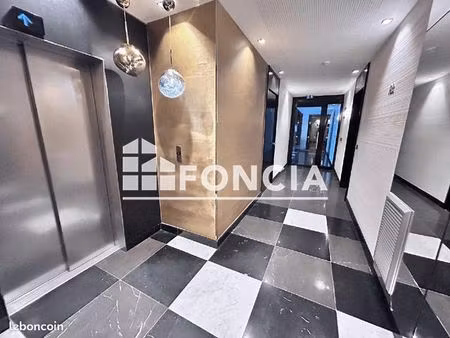 studio 1 pièce 28 m²