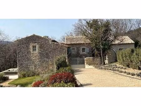 propriété avec piscine et jardin ménerbes (84)