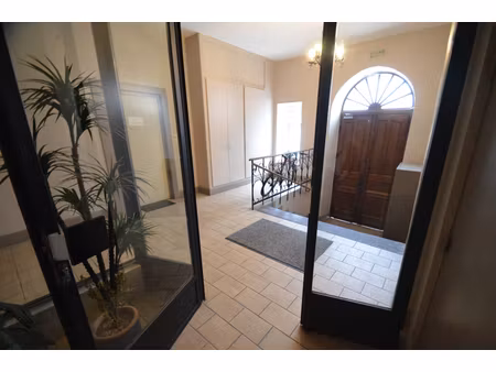 bureau 1 pièce 42.39 m2 chateau salins