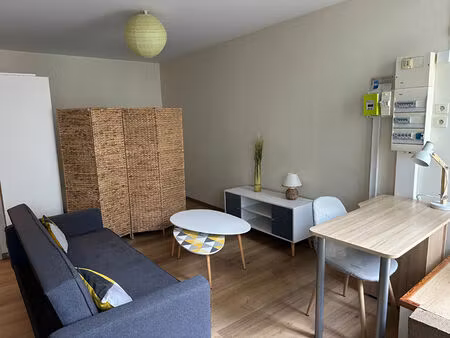 vente immeuble 196 m² lons-le-saunier (39000)