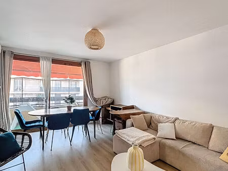 appartement t4 meublé / traversant / balcon / 13004 marseille