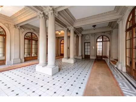 paris xvi - exceptionnel meuble 6 pieces de 192m2 - 3 chambres - proche bois de boulogne