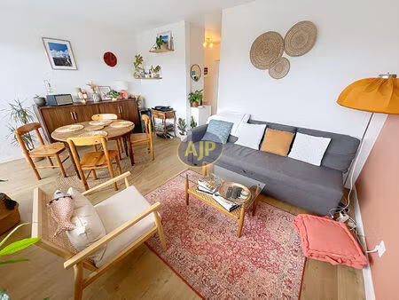 appartement bordeaux caudéran 2 pièce(s) 45 m2 - place de parking privative