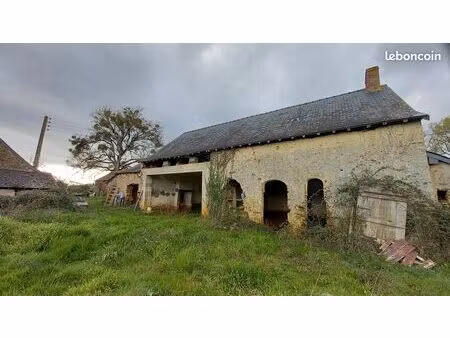 vieux corps de ferme à rénover sur 1ha7