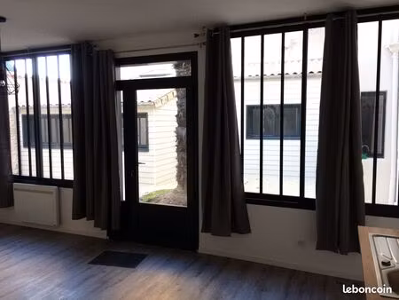 studio rdc centre ville la rochelle