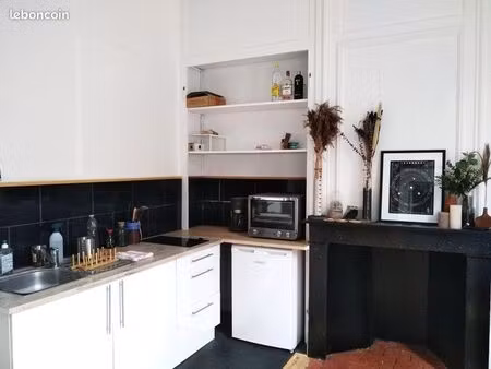 studio lumineux avec mezzanine