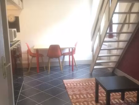 location studio meublé entièrement rénové dans résidence sécurisée avec place de parking