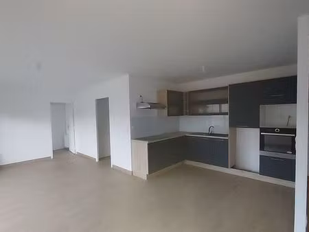 location maison en pierre