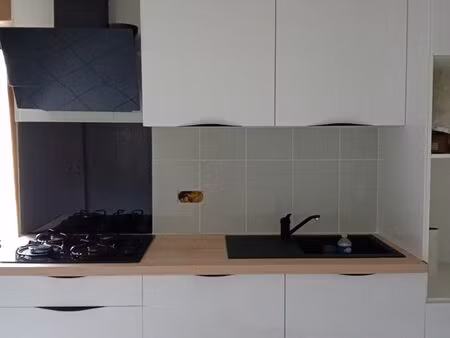 loue en rdc f1 pl jeanne d'arc