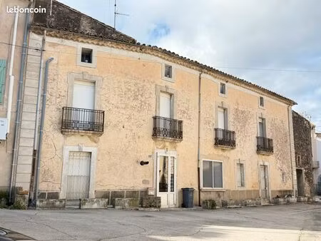 grande maison de village avec grand garage