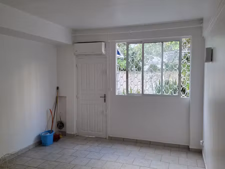 les abymes dugazon appartement t2 en rdc securise