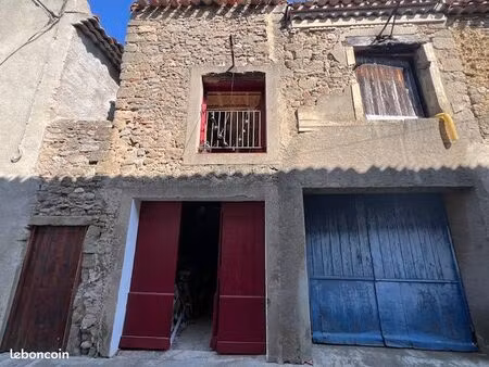 parking/box 40 m² azille