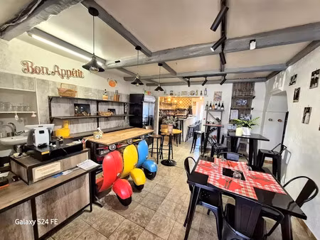 vente locaux professionnels 3 pièces à evenos (83330)  66 000 €