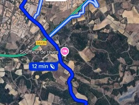 terrain rare pleine nature  ruisseau  proche de mer