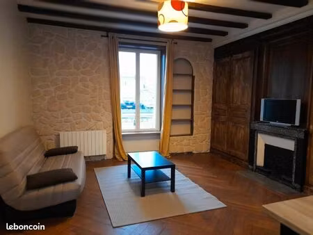 location studio meublé 31m2