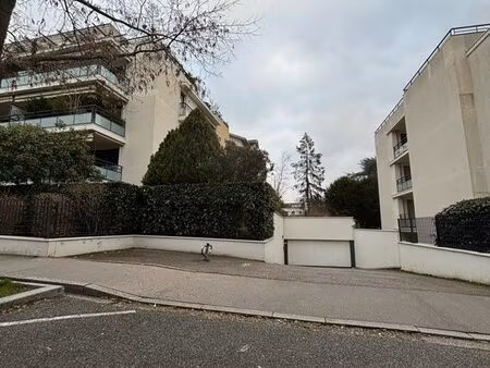 garage à louer - secteur point du jour