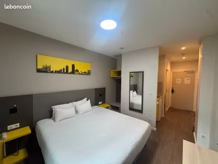 studio lmnp avec parking – loué – rentabilité 5 8 % – dardilly