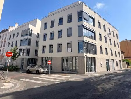 lyon 3 - place de parking sécurisée en sous-sol