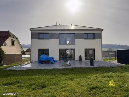 maison 6 pièces 245 m²