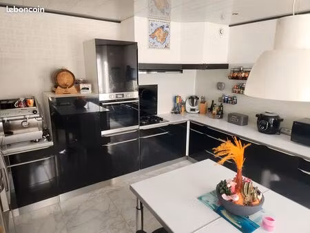 maison 6 pièces 140 m²