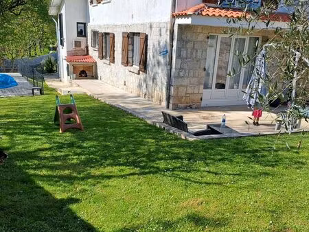 propriété deux logements et piscine