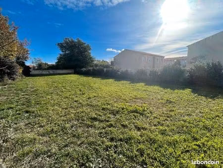 terrain 620 m² istres