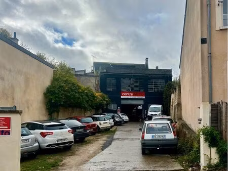 garage automobile équipé + 760 m² + clientèle – 65 000