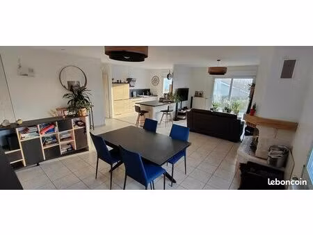 villa 5 pièces 145 m² de plain-pied avec sous-sol semi enterré