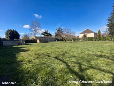 terrain 1 004 m² manissieux