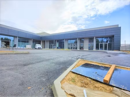 vente locaux professionnels 810 m² à manosque (04100)  2 000 000 €