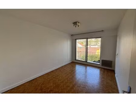 location appartement  m² t-1 à bagneux  761 €