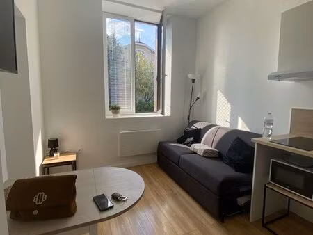 studio meublé entièrement rénové – 18 m² – la mulatière