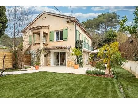 saint paul de vence – élégant appartement 4 pièces avec jardin privatif et prestations hau