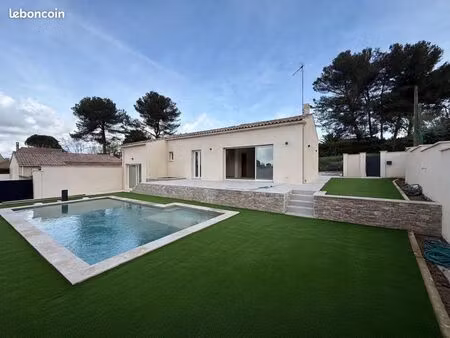 maison entièrement rénové avec piscine