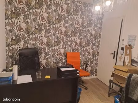 bureau à louer 250cc