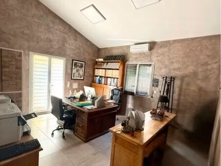 bureau indépendant rénové – le rove – terrasse 75 m² plein sud