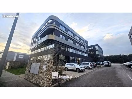 bureaux 149 m²