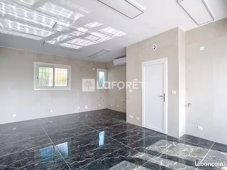 local commercial 31 m² aix en provence
