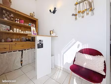 local commercial 20 m² charleval