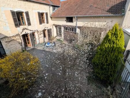 ensemble immobilier de 700 m2 en plein centre ville de vesoul