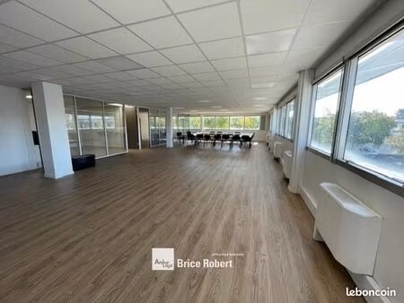 bureaux 342 m²