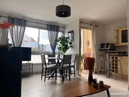 t2 meublé résidentiel ste anne 13008