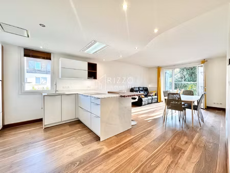 t3 duplex avec terrasse  jardin et garage a sillingy !!