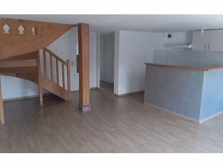 location appartement  m² t-3 à pont-l'évêque  756 €