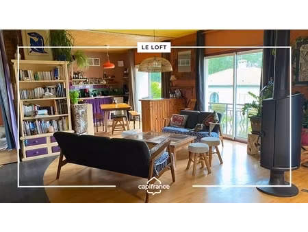 maison de ville comprenant : un loft  un studio indépendant et un espace professionnel