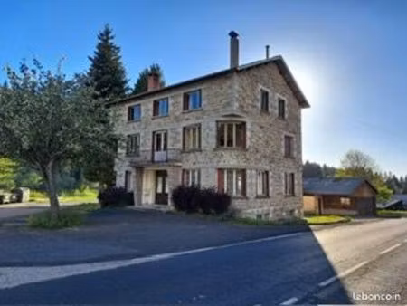 maison de caractere en pierre. prix 80 000