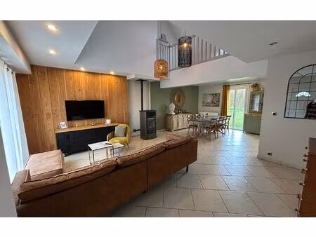 location maison  m² t-3 à mahéru  980 €