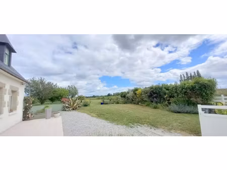 jolie maison  bien exposée  sur un terrain de 960m2  clos