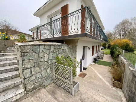 vente immeuble 12 pièces  210.00m²  jonzac